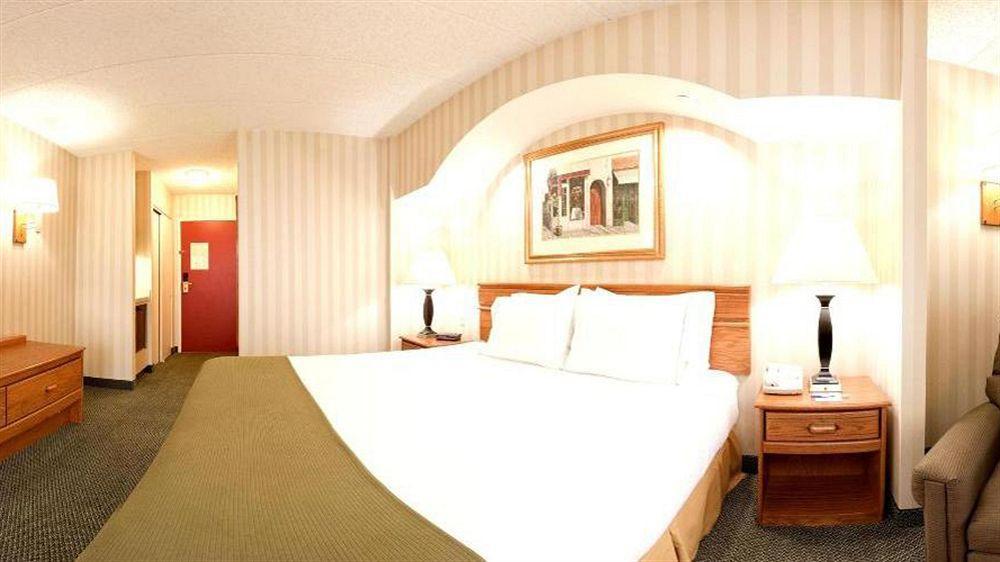 Holiday Inn Express Hotel & Suites King Of Prussia, An Ihg Hotel Εξωτερικό φωτογραφία